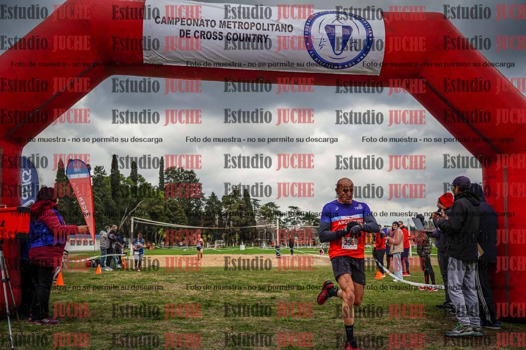 Fotos de la llegada del cross de 6000mts - Running Teams