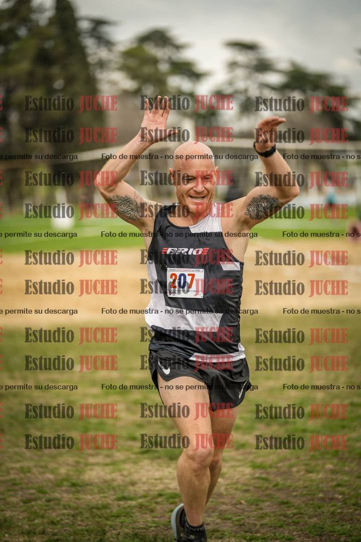 Fotos de la llegada del cross de 6000mts - Running Teams