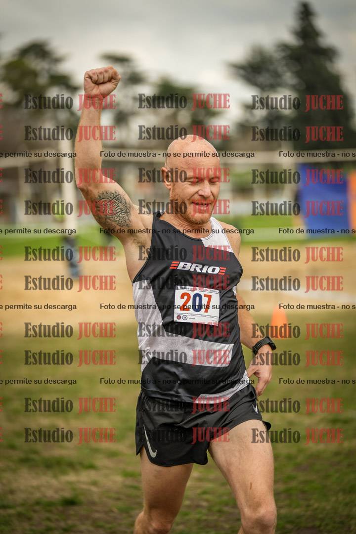 Fotos de la llegada del cross de 6000mts - Running Teams