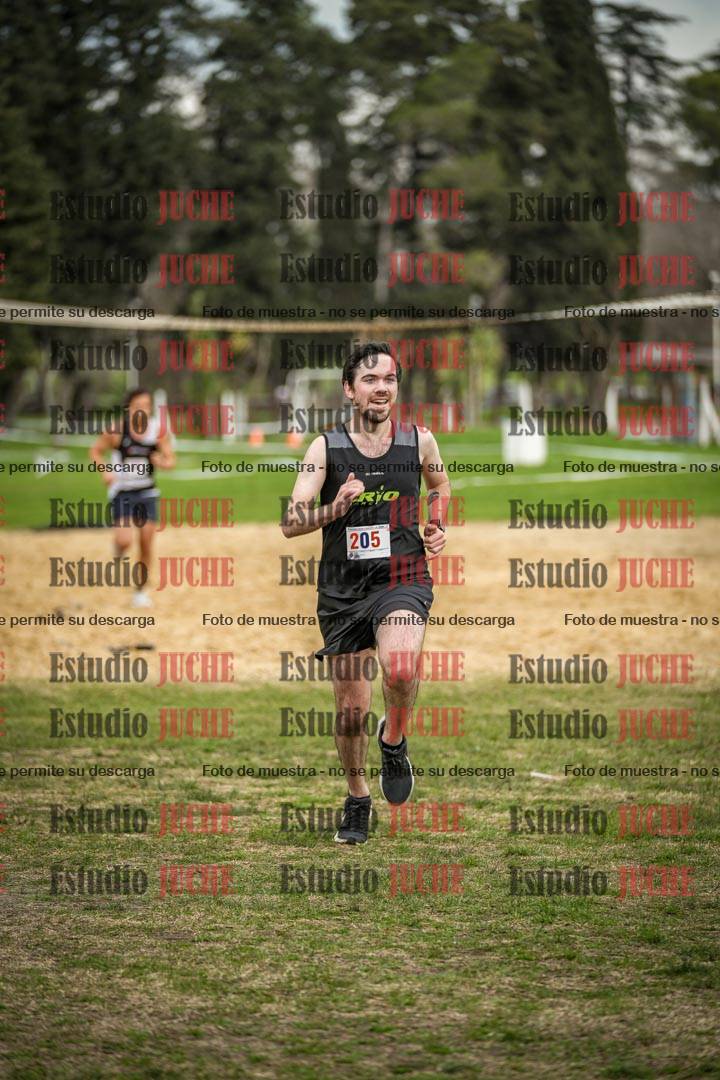 Fotos de la llegada del cross de 6000mts - Running Teams