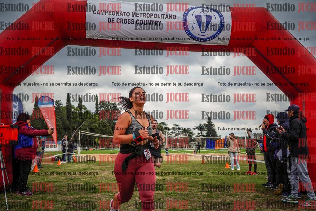 Fotos de la llegada del cross de 6000mts - Running Teams