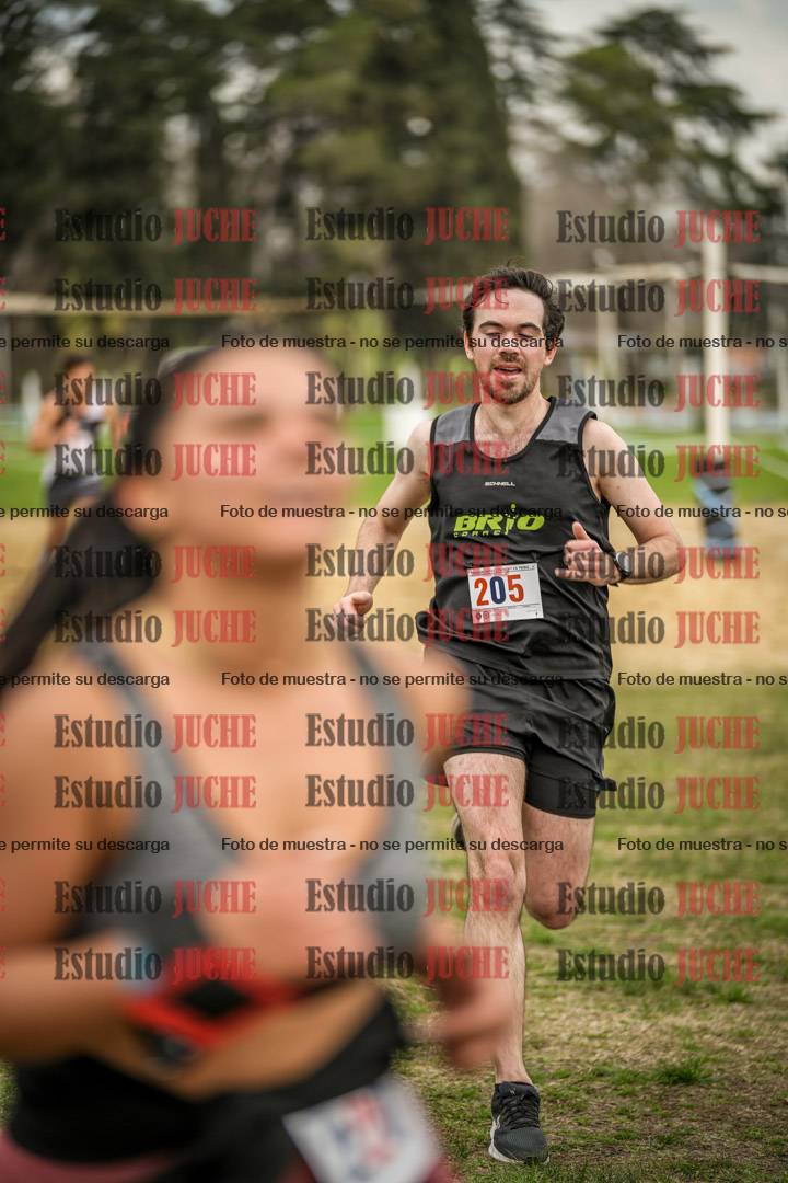 Fotos de la llegada del cross de 6000mts - Running Teams