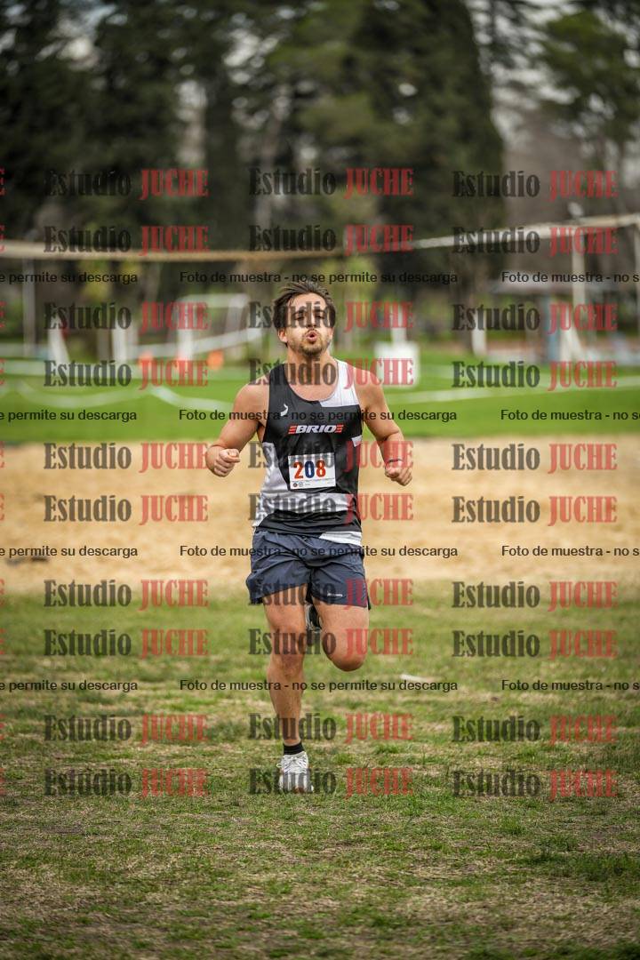 Fotos de la llegada del cross de 6000mts - Running Teams