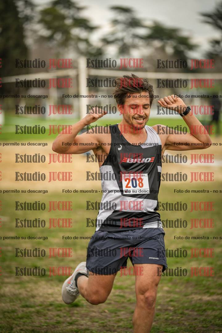 Fotos de la llegada del cross de 6000mts - Running Teams