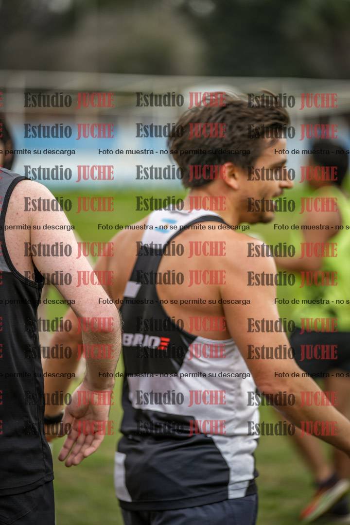 Fotos de la llegada del cross de 6000mts - Running Teams