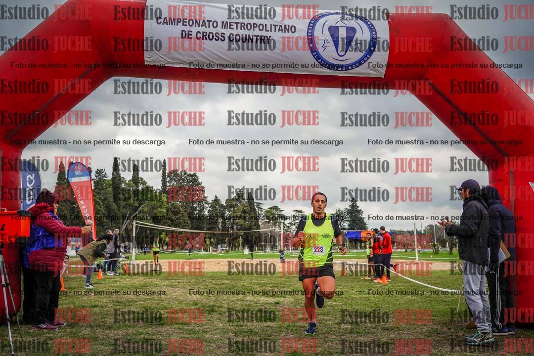 Fotos de la llegada del cross de 6000mts - Running Teams