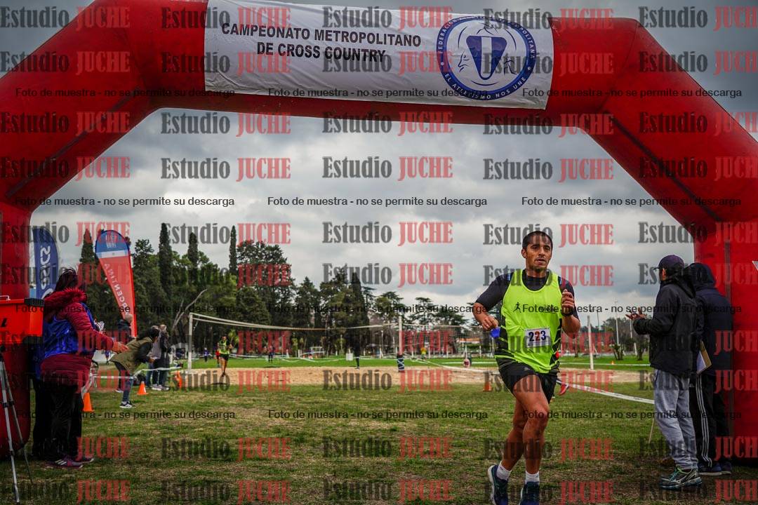 Fotos de la llegada del cross de 6000mts - Running Teams