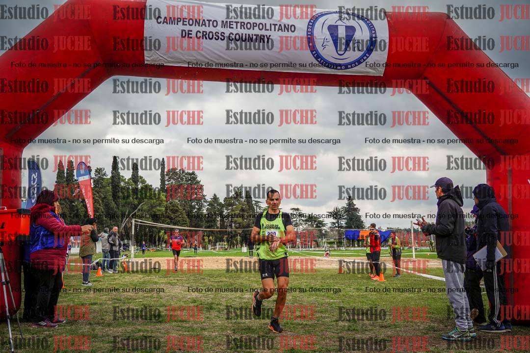 Fotos de la llegada del cross de 6000mts - Running Teams