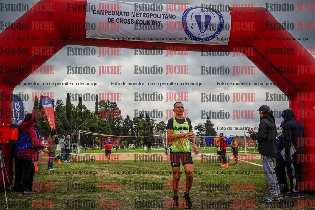 Fotos de la llegada del cross de 6000mts - Running Teams