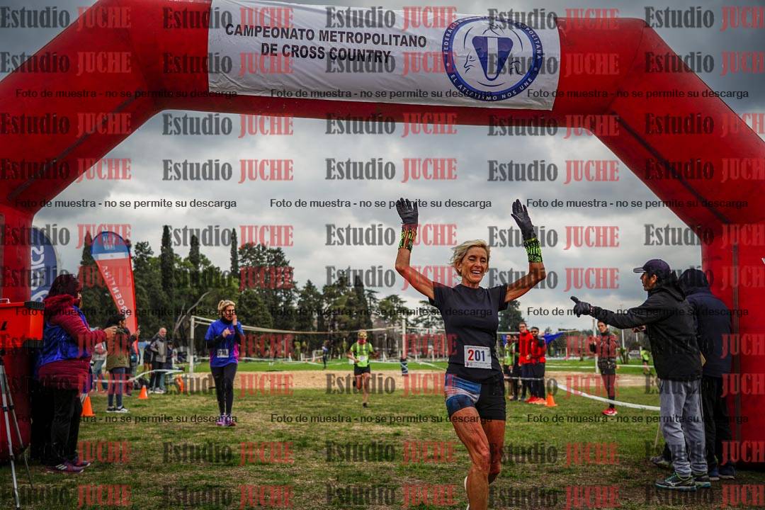 Fotos de la llegada del cross de 6000mts - Running Teams