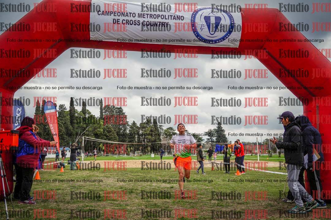 Fotos de la llegada del cross de 6000mts - Running Teams