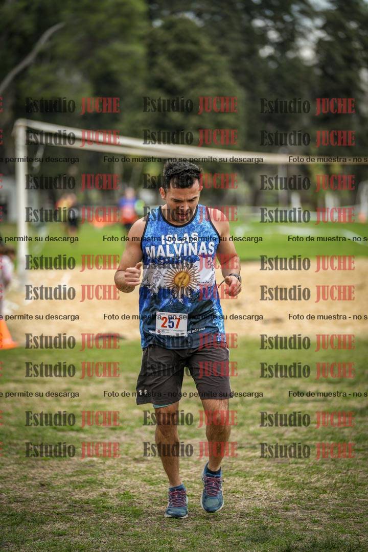 Fotos de la llegada del cross de 6000mts - Running Teams