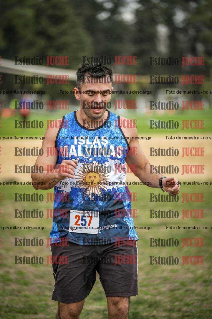 Fotos de la llegada del cross de 6000mts - Running Teams