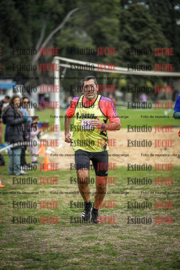 Fotos de la llegada del cross de 6000mts - Running Teams