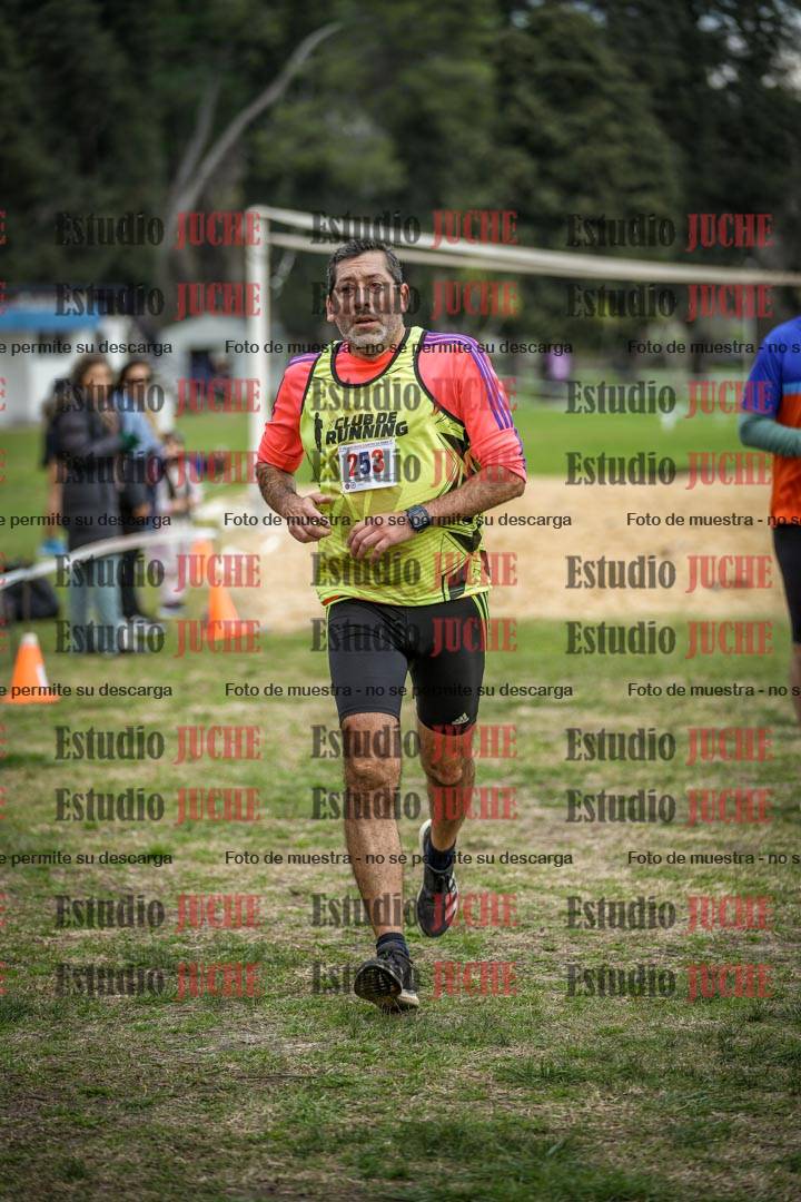 Fotos de la llegada del cross de 6000mts - Running Teams