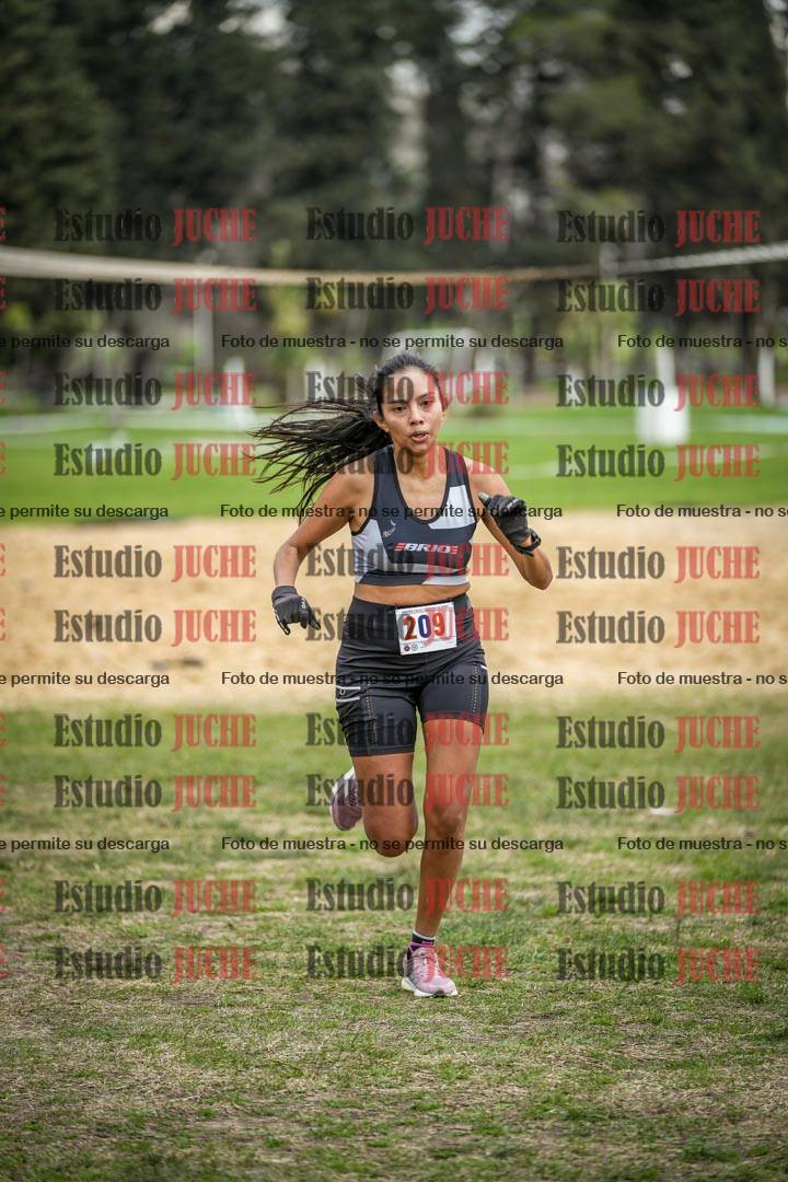 Fotos de la llegada del cross de 6000mts - Running Teams
