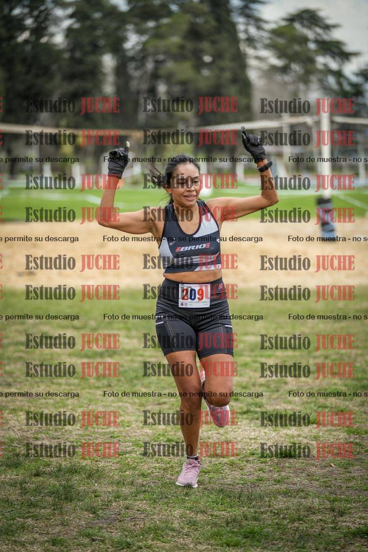 Fotos de la llegada del cross de 6000mts - Running Teams