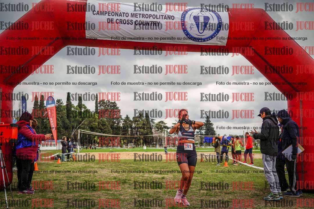 Fotos de la llegada del cross de 6000mts - Running Teams