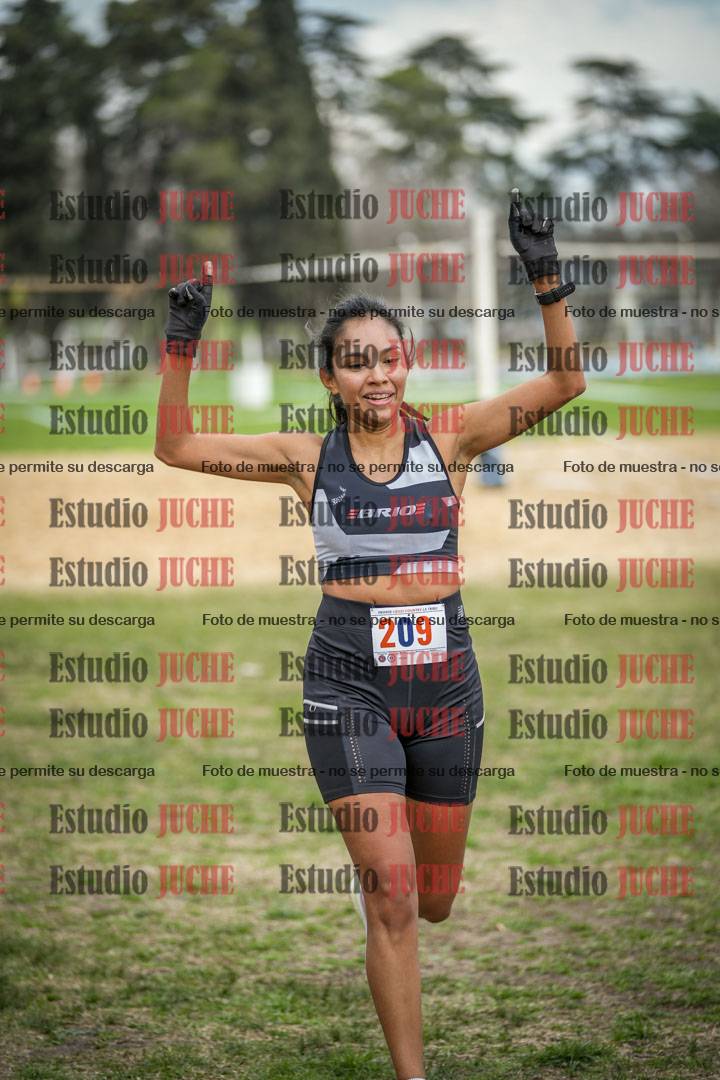 Fotos de la llegada del cross de 6000mts - Running Teams