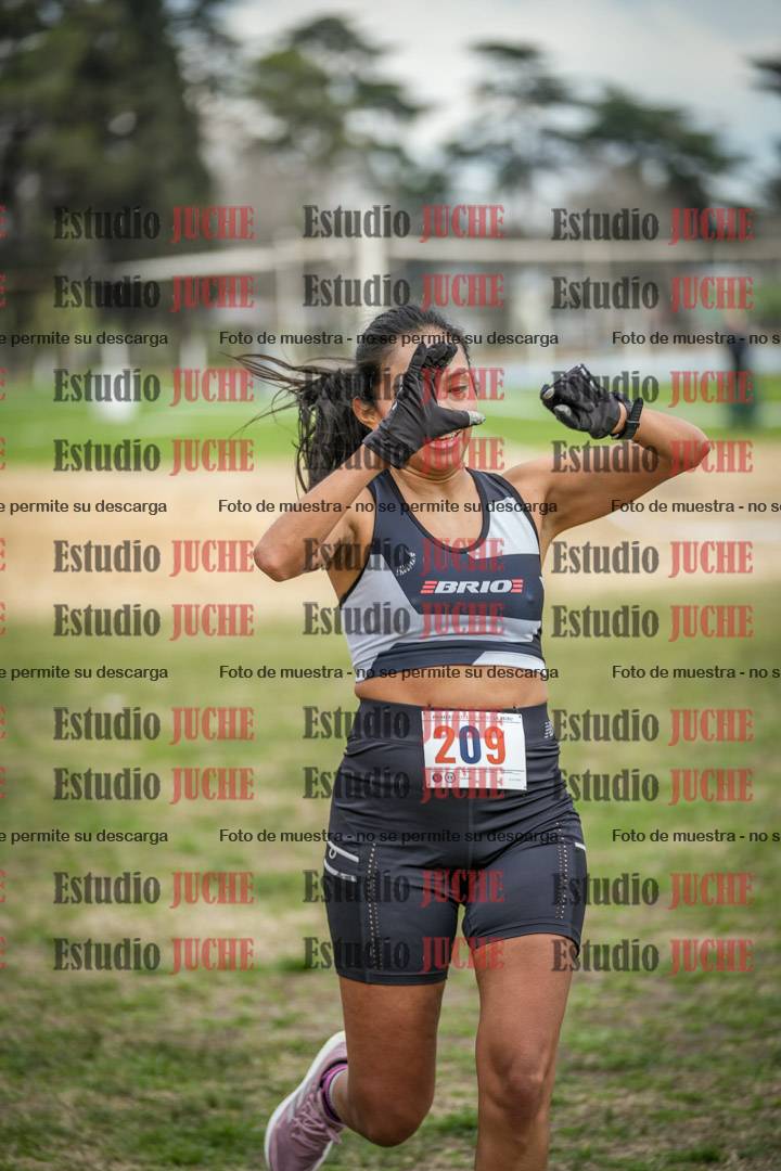 Fotos de la llegada del cross de 6000mts - Running Teams
