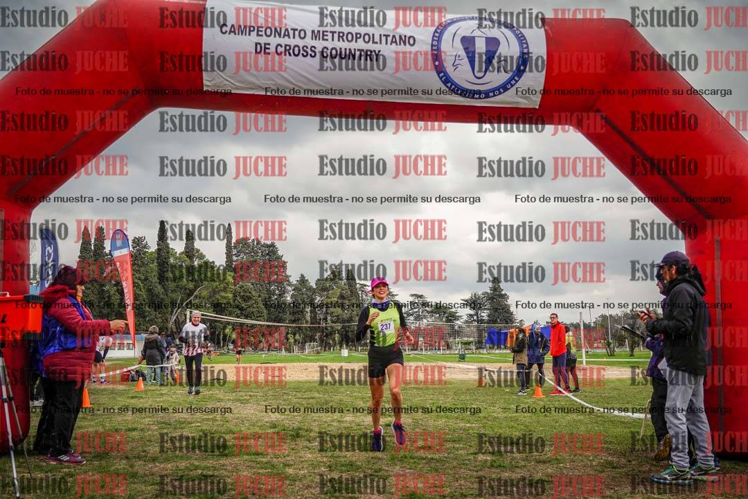 Fotos de la llegada del cross de 6000mts - Running Teams