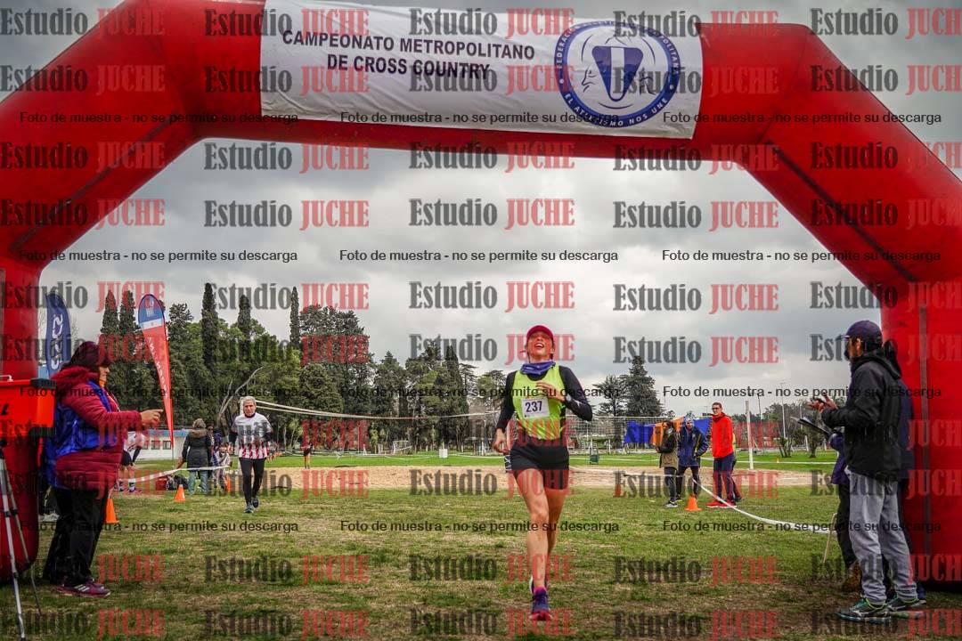 Fotos de la llegada del cross de 6000mts - Running Teams