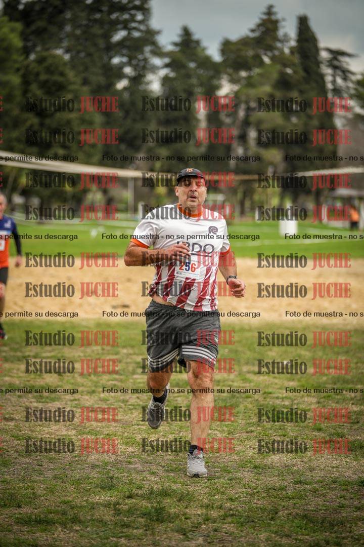 Fotos de la llegada del cross de 6000mts - Running Teams