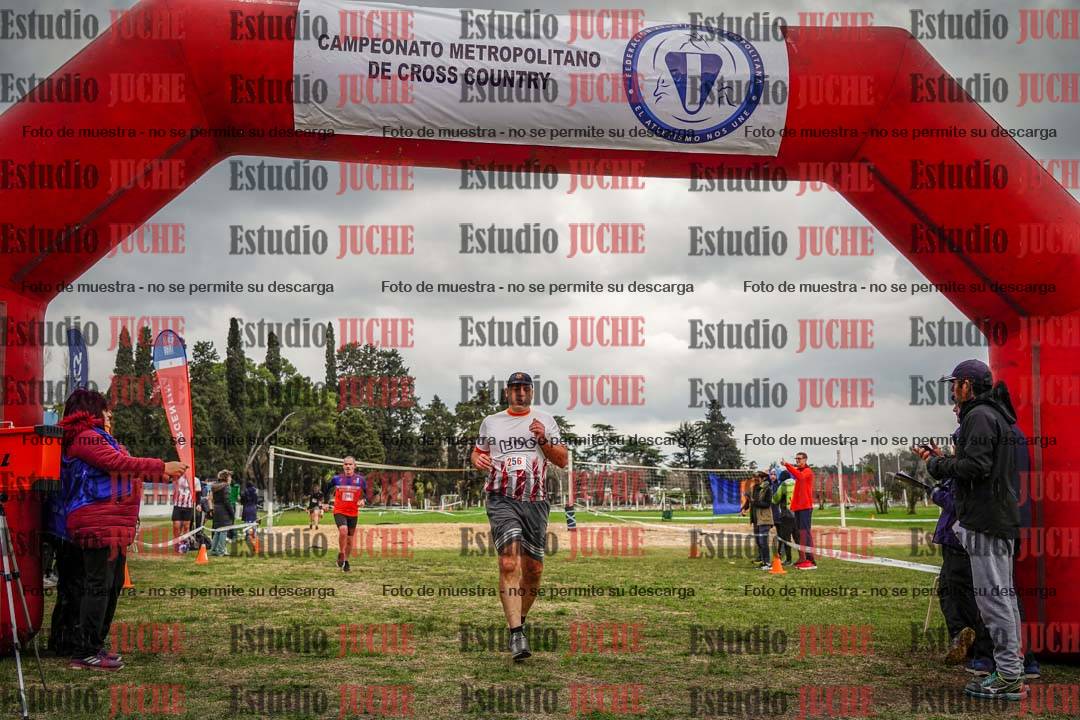 Fotos de la llegada del cross de 6000mts - Running Teams