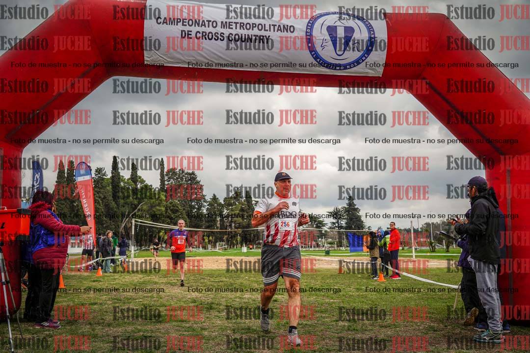Fotos de la llegada del cross de 6000mts - Running Teams