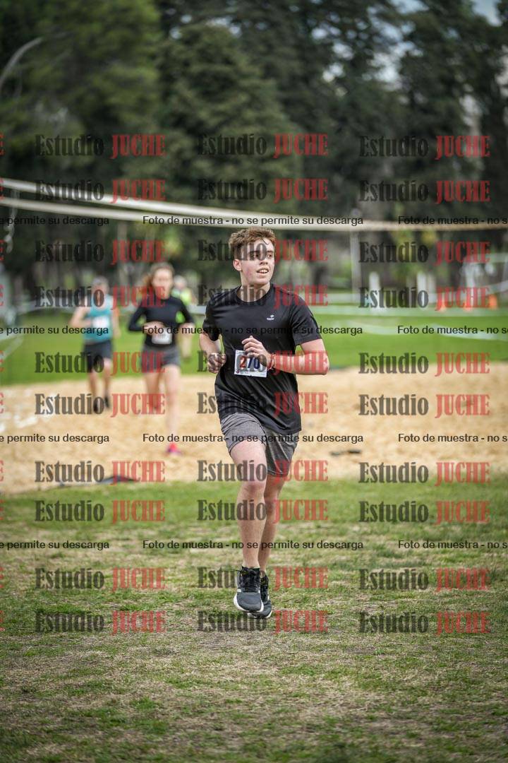 Fotos de la llegada del cross de 6000mts - Running Teams