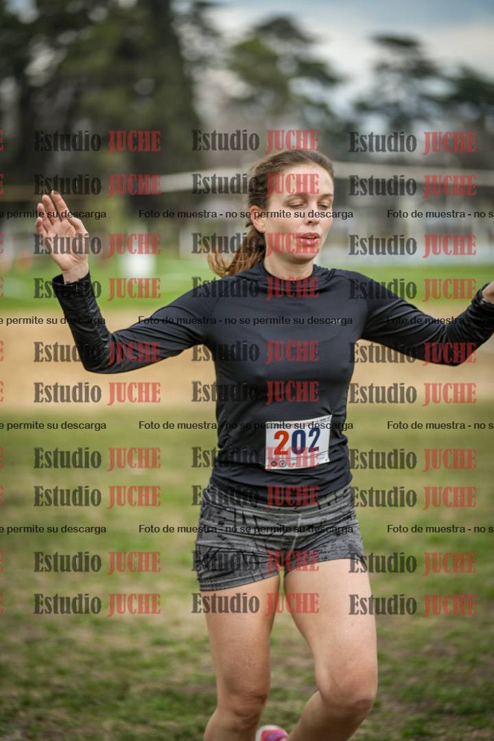 Fotos de la llegada del cross de 6000mts - Running Teams