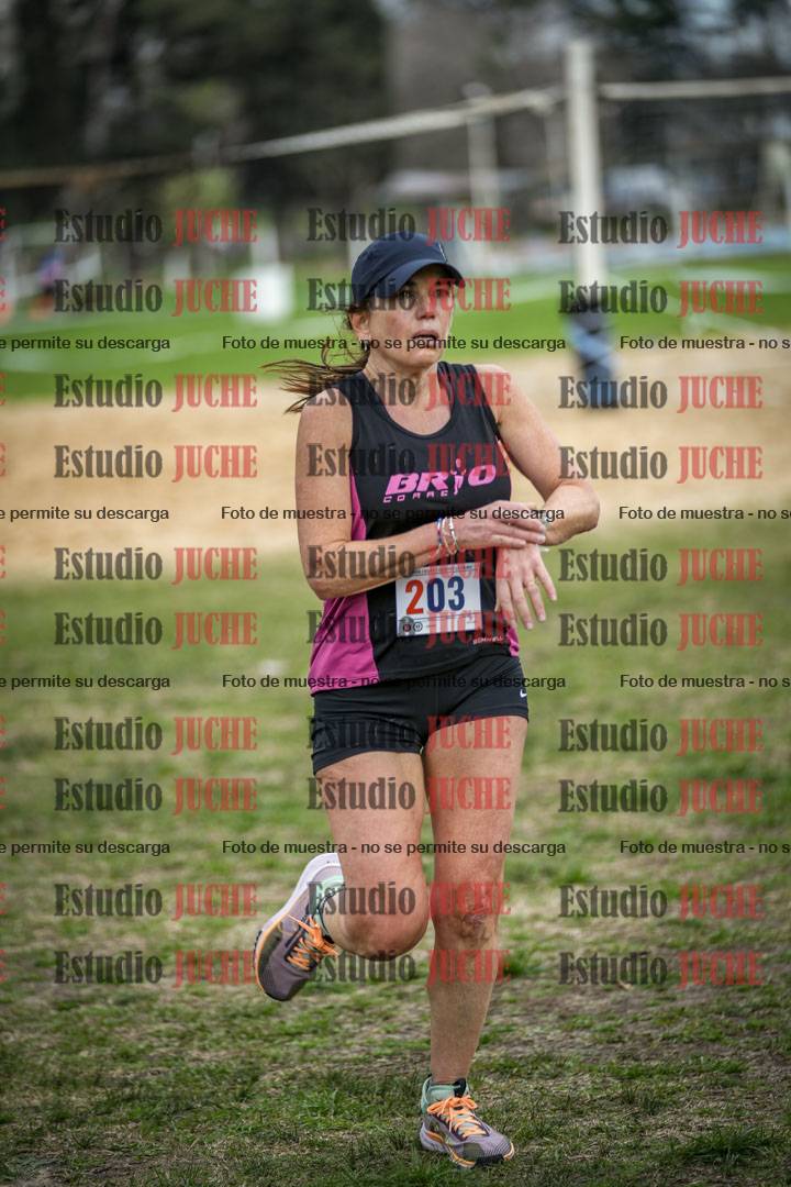 Fotos de la llegada del cross de 6000mts - Running Teams