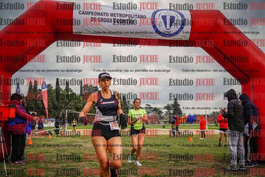 Fotos de la llegada del cross de 6000mts - Running Teams