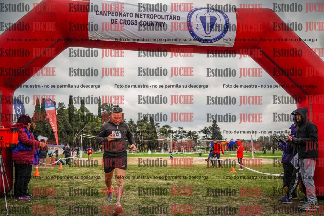 Fotos de la llegada del cross de 6000mts - Running Teams