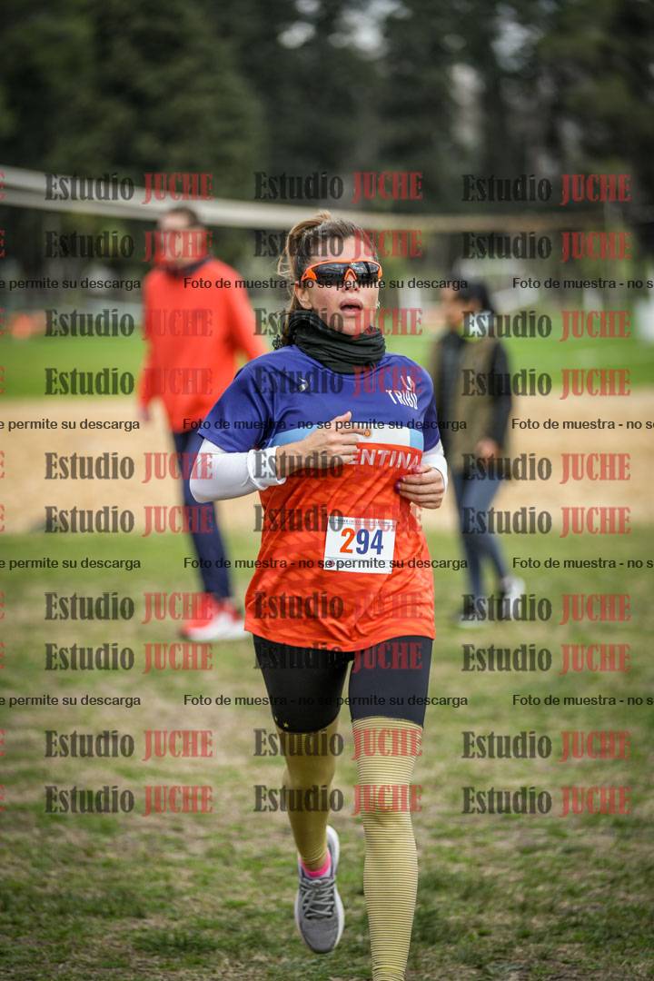 Fotos de la llegada del cross de 6000mts - Running Teams