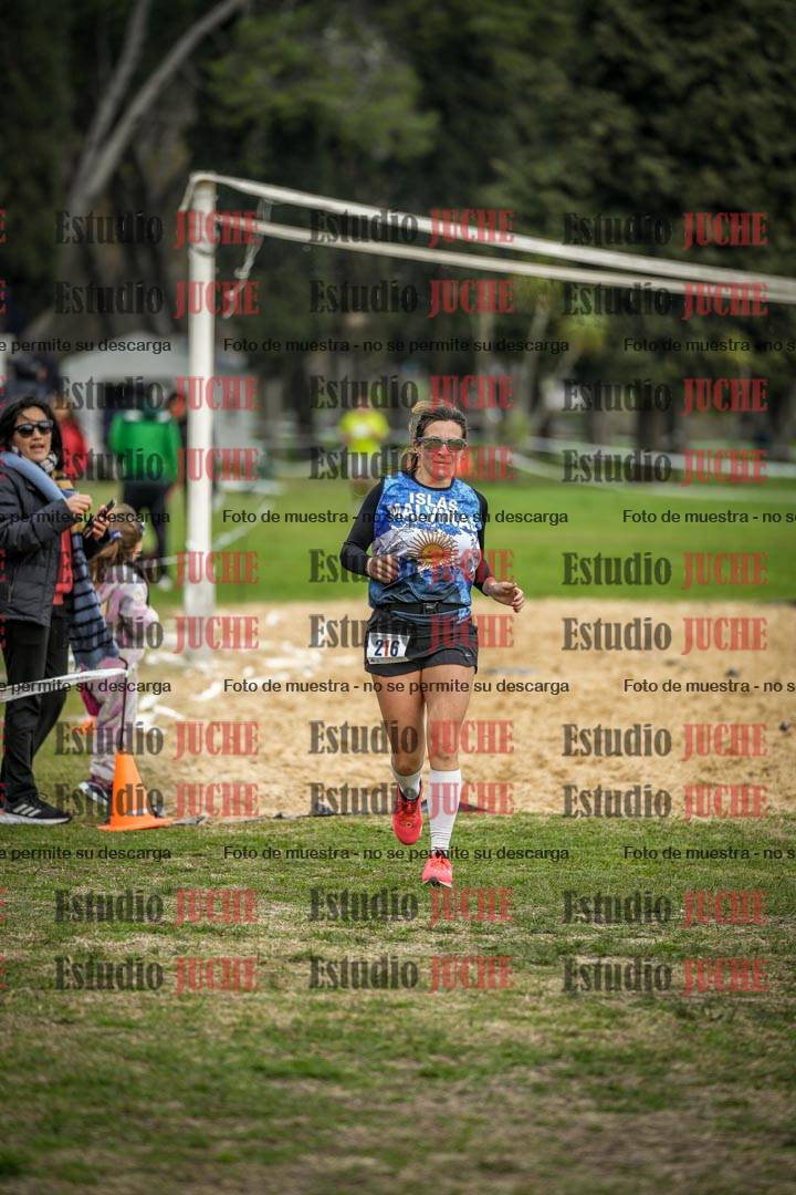 Fotos de la llegada del cross de 6000mts - Running Teams