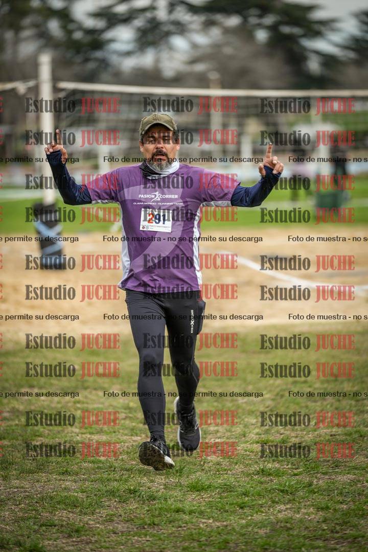 Fotos de la llegada del cross de 6000mts - Running Teams
