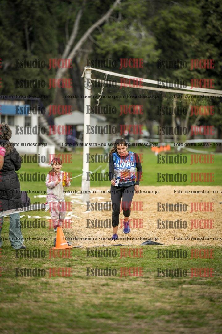 Fotos de la llegada del cross de 6000mts - Running Teams