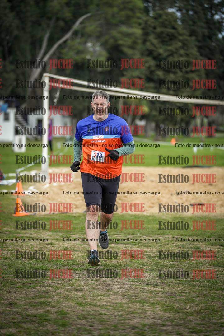 Fotos de la llegada del cross de 6000mts - Running Teams