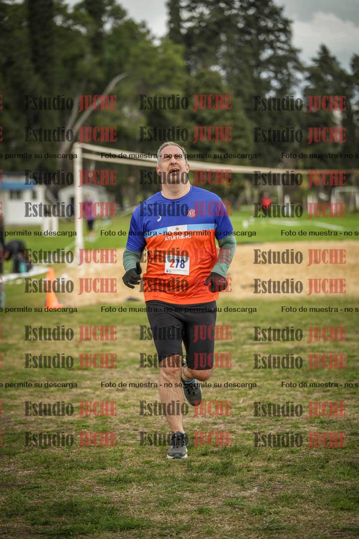 Fotos de la llegada del cross de 6000mts - Running Teams