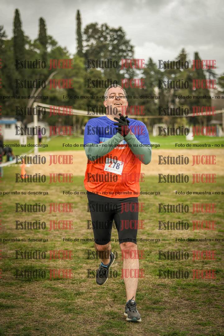 Fotos de la llegada del cross de 6000mts - Running Teams