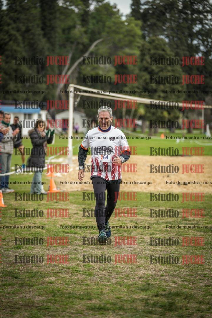 Fotos de la llegada del cross de 6000mts - Running Teams