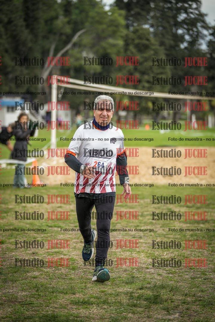 Fotos de la llegada del cross de 6000mts - Running Teams
