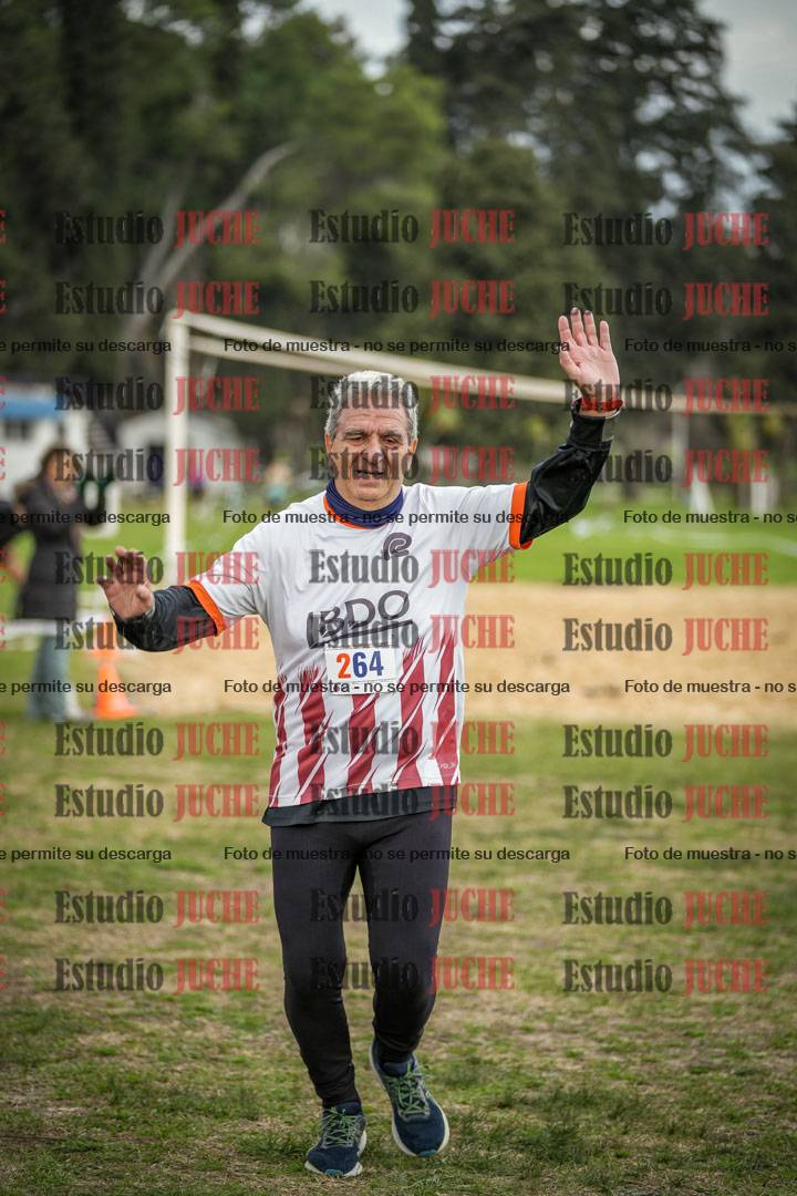 Fotos de la llegada del cross de 6000mts - Running Teams