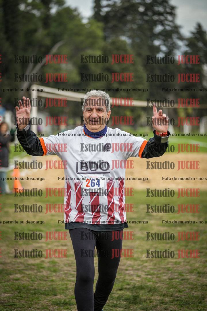 Fotos de la llegada del cross de 6000mts - Running Teams