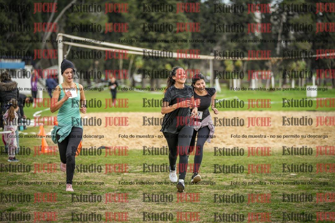 Fotos de la llegada del cross de 6000mts - Running Teams