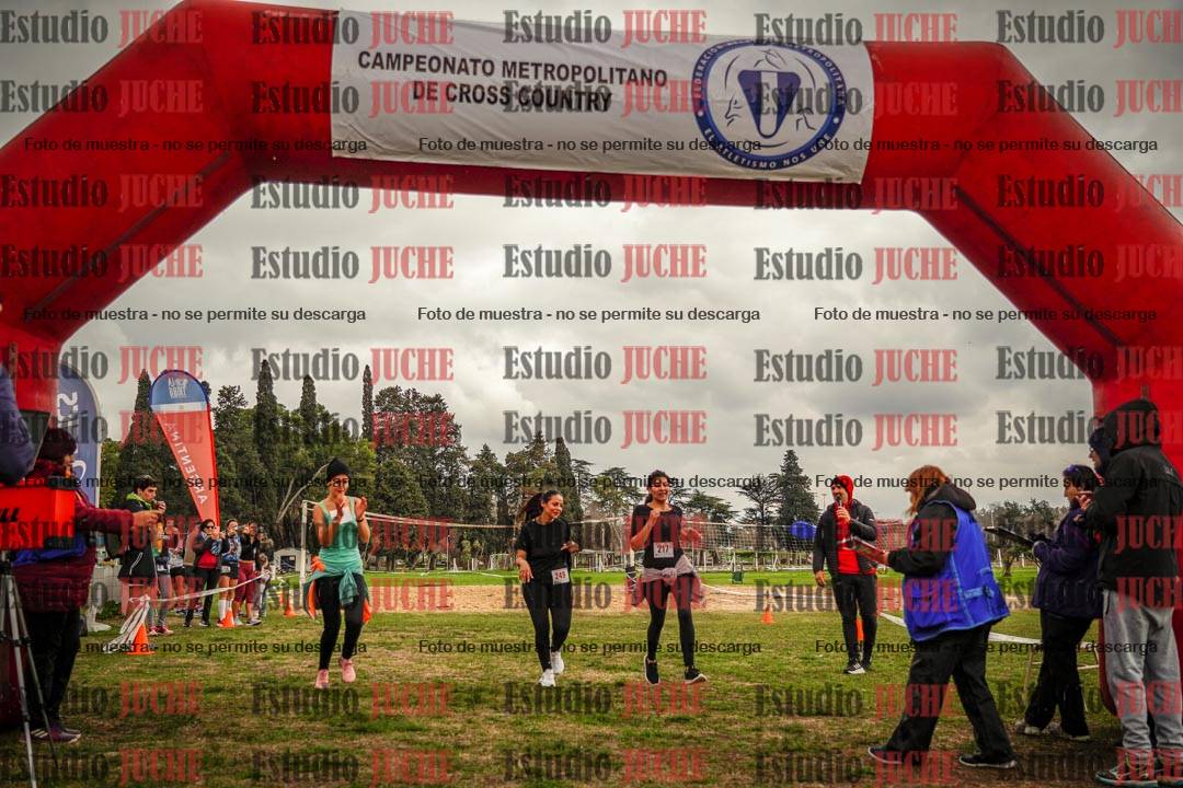 Fotos de la llegada del cross de 6000mts - Running Teams