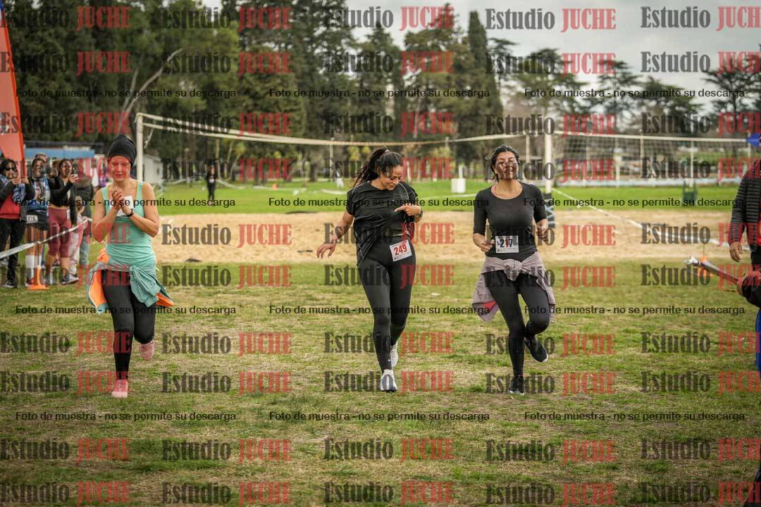 Fotos de la llegada del cross de 6000mts - Running Teams
