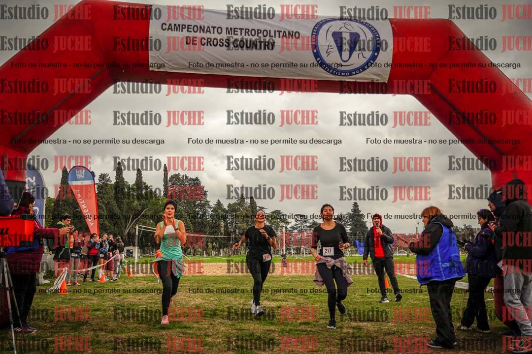 Fotos de la llegada del cross de 6000mts - Running Teams