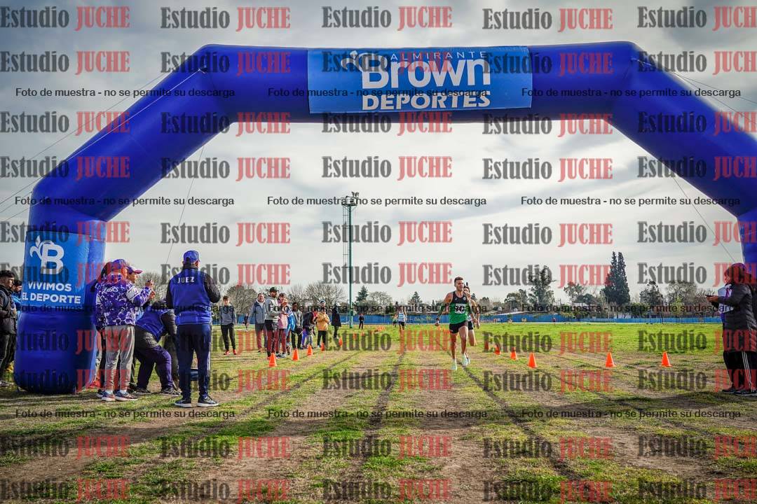 Fotos de la llegada del cross de 4000 m - varones